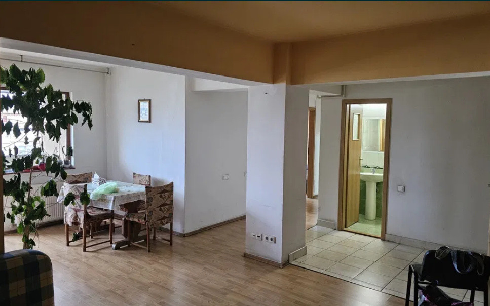 3 camere ,86 mp,  balcon, zona str.Nasaud, Marasti