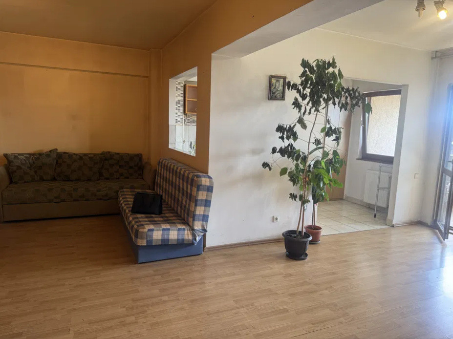 3 camere ,86 mp,  balcon, zona str.Nasaud, Marasti
