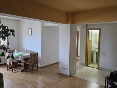 3 camere ,86 mp,  balcon, zona str.Nasaud, Marasti