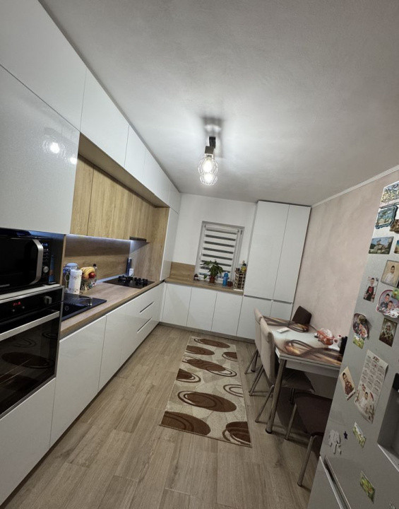 3 camere, decomandat, 65 mp,  balcon, zona  Marasti