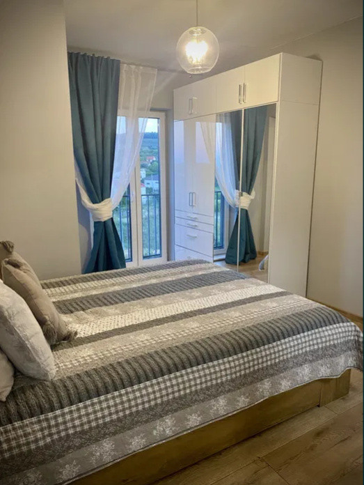3 camere, LUX, 76 mp,  2 terase, parcare, zona str. Mihai Romanul, Gara