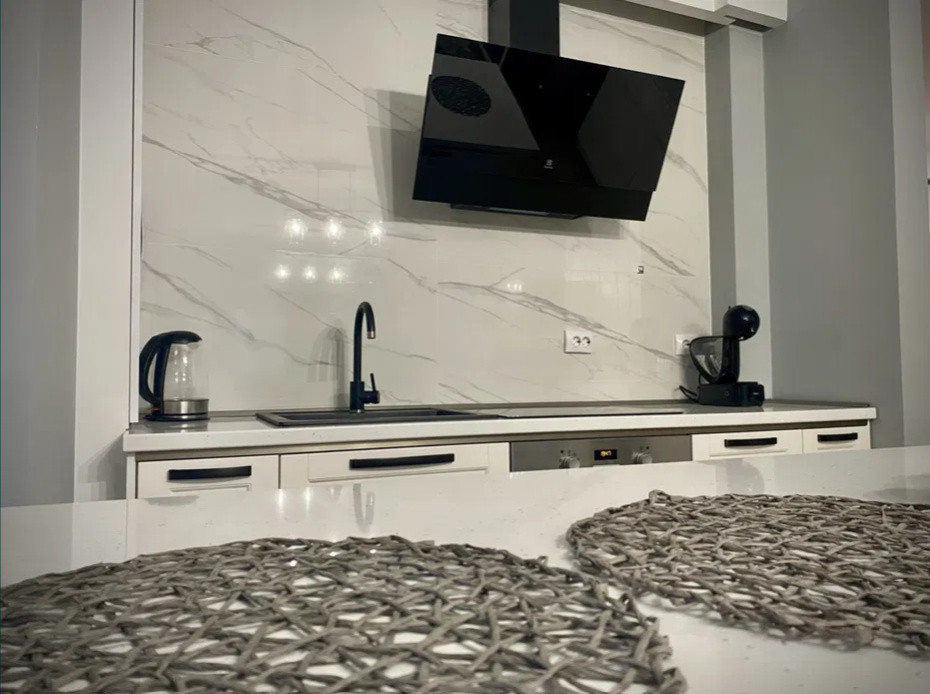 3 camere, LUX, 76 mp,  2 terase, parcare, zona str. Mihai Romanul, Gara