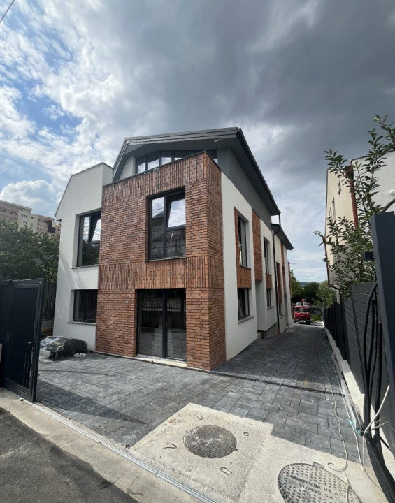 5 camere, duplex, 134 mp,  terasa, garaj, zona str.Meteor, Zorilor