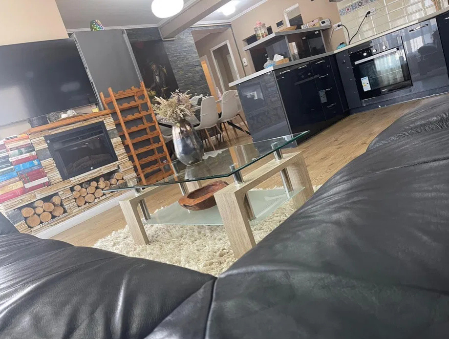 3 camere,  90 mp,  terasa 90 mp, parcare , zona str. Padurii, Grigorescu