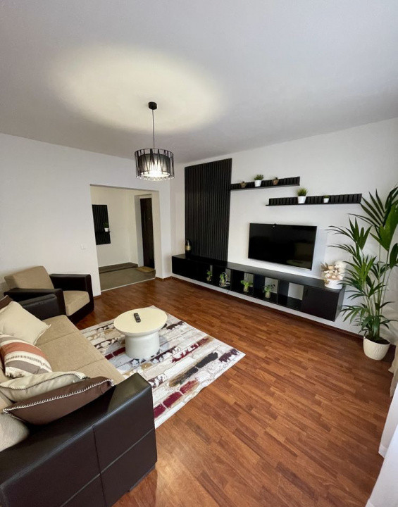 3 camere ,decomandat, 80 mp, parcare,  terasa, zona str.Buna Ziua