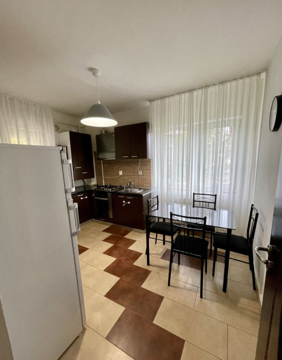 3 camere ,decomandat, 80 mp, parcare,  terasa, zona str.Buna Ziua