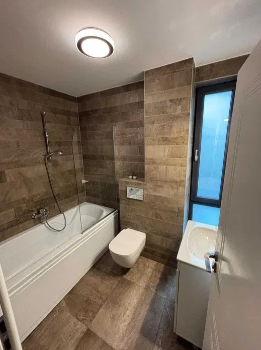 3 camere ,lux,  72 mp,  terasa, parcare, zona  Andrei Muresanu