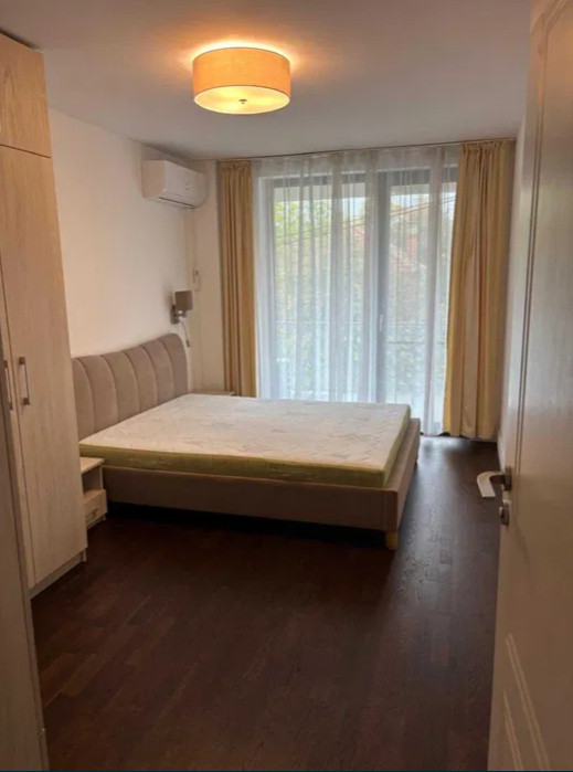 3 camere ,lux,  72 mp,  terasa, parcare, zona  Andrei Muresanu
