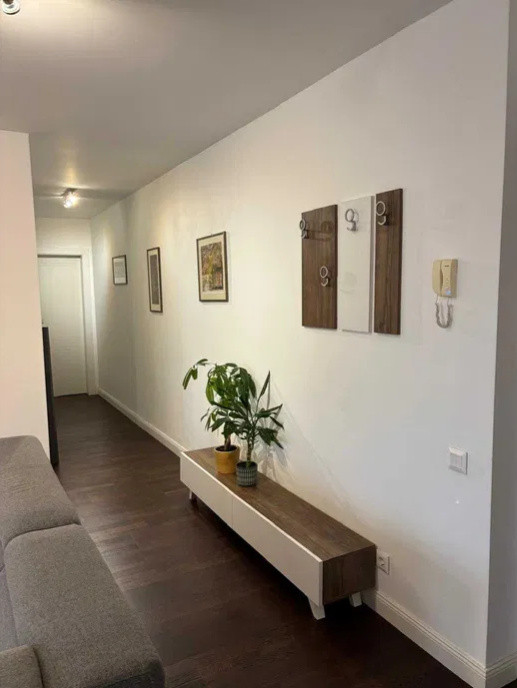 3 camere ,lux,  72 mp,  terasa, parcare, zona  Andrei Muresanu
