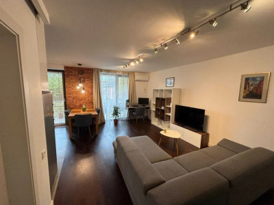 3 camere ,lux,  72 mp,  terasa, parcare, zona  Andrei Muresanu
