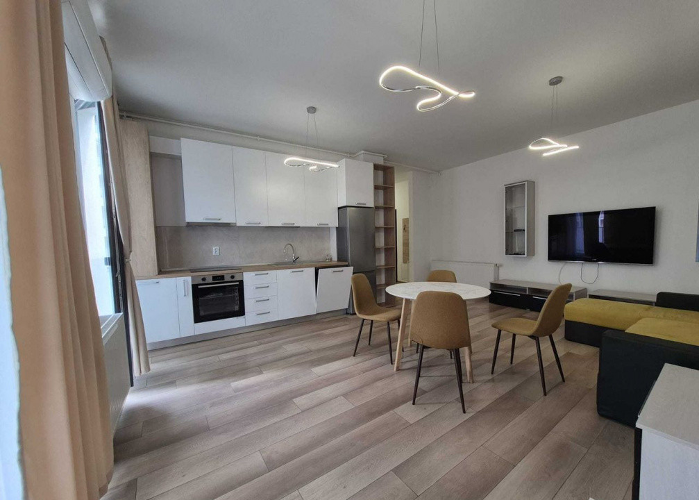 3 camere, 76 mp,  terasa, parcare, zona str.Ploiesti, Centru