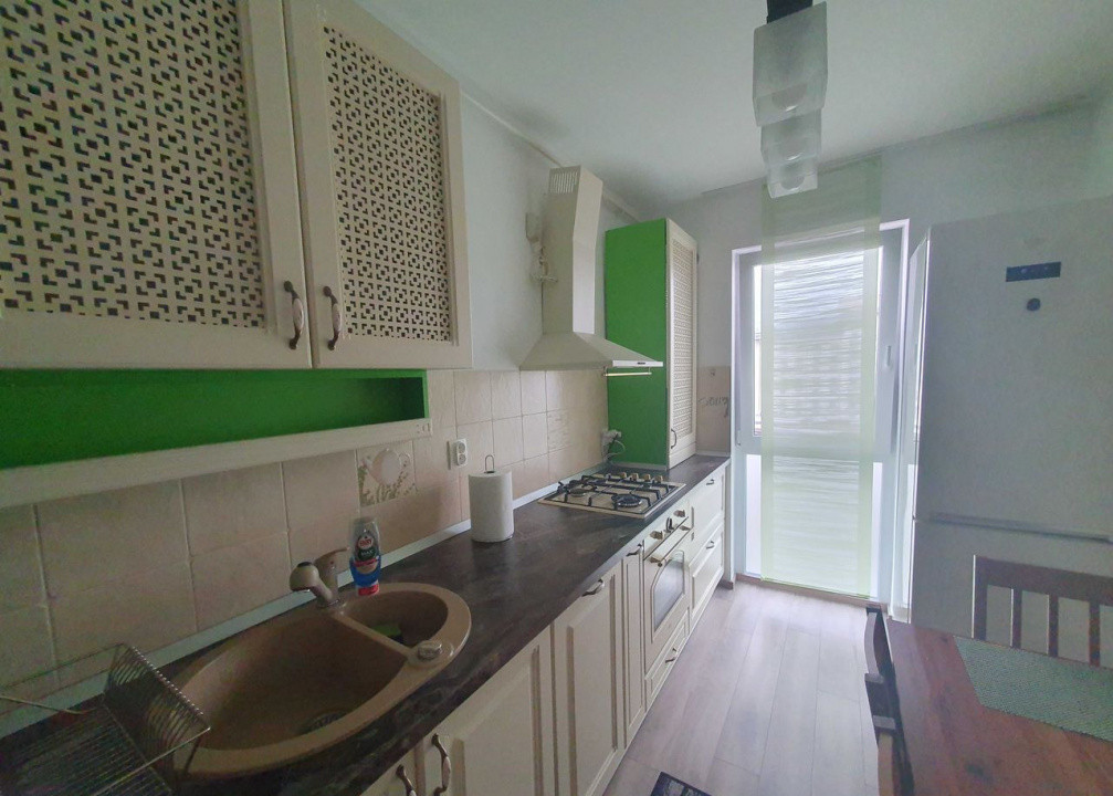2 camere ,decomandat, 53 mp,  terasa, parcare, zona str.Buna Ziua