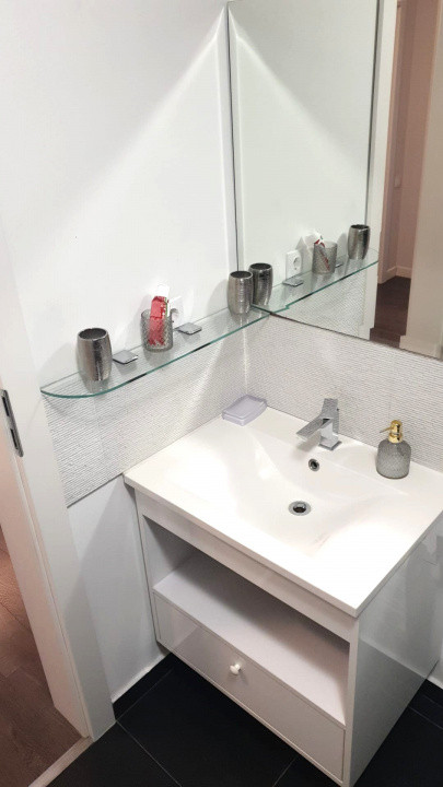 2 camere ,Lux, Panorama 65 mp,  terasa, zona str.Dunarii, Intre Lacuri