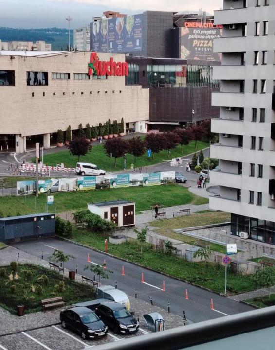 2 camere ,Lux, Totul nou 55 mp,  terasa, zona Intre Lacuti Iulius Mall