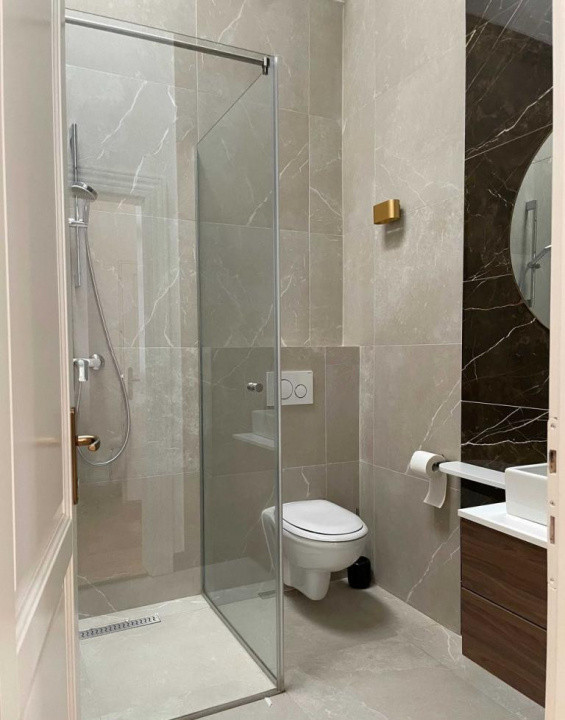 4 camere ,circular, 125 mp,  terasa, zona str.Eroilor, Centru