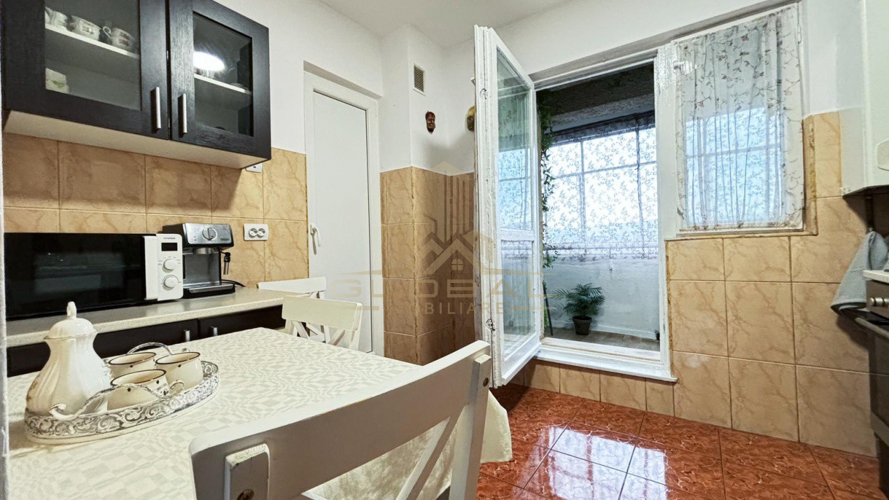 4 camere, 76 mp,  2 balcoane, zona Piata-Marasti, Marasti