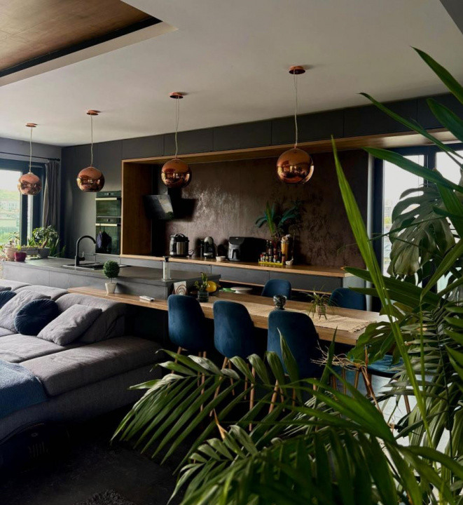 Penthous Lux,. 3 camere , 120 mp, 2 parcari. str. Borhanci