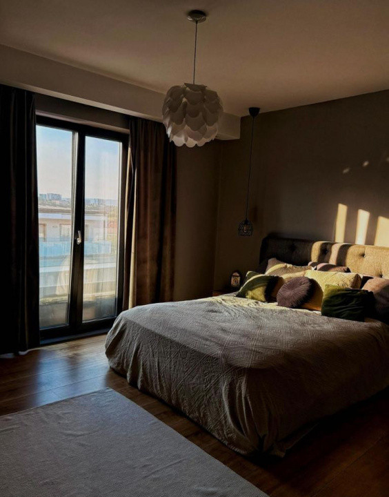 Penthous Lux,. 3 camere , 120 mp, 2 parcari. str. Borhanci