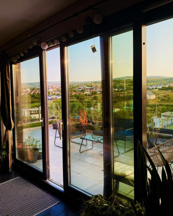 Penthous Lux,. 3 camere , 120 mp, 2 parcari. str. Borhanci