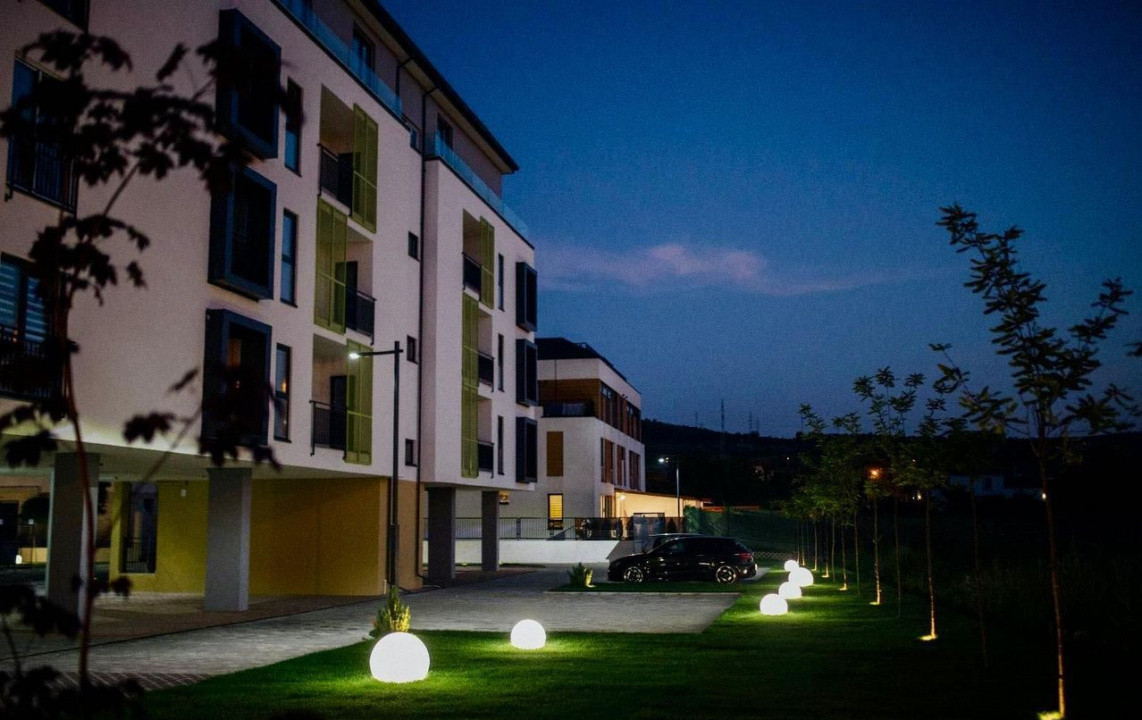 Penthous Lux,. 3 camere , 120 mp, 2 parcari. str. Borhanci