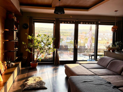 Penthous Lux,. 3 camere , 120 mp, 2 parcari. str. Borhanci