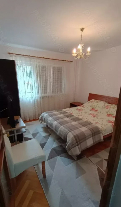 2 camere ,decomandat, 50 mp,  boxa, zona str.padurii, Zorilor