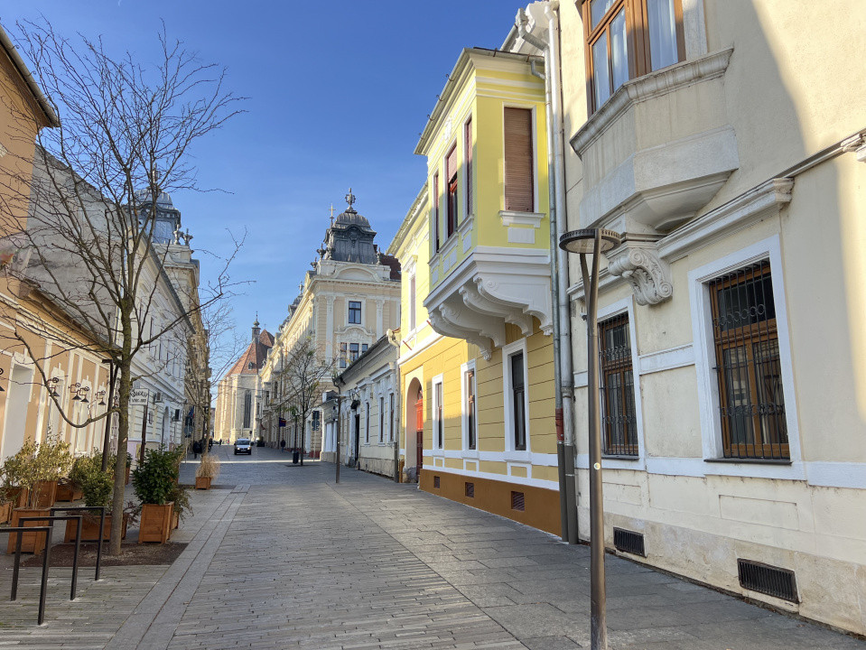 2 camere, 40 mp, curte, str.Iuliu Maniu, Centru