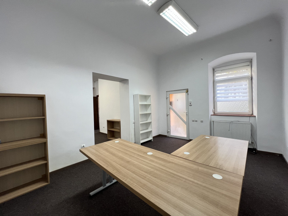 2 camere, 40 mp, curte, str.Iuliu Maniu, Centru