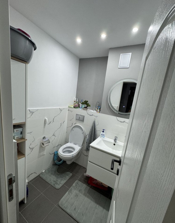 3 camere, decomandat, 65 mp,  balcon, zona  Marasti