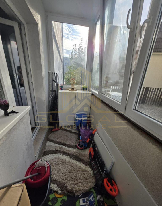 3 camere, decomandat, 65 mp,  balcon, zona  Marasti