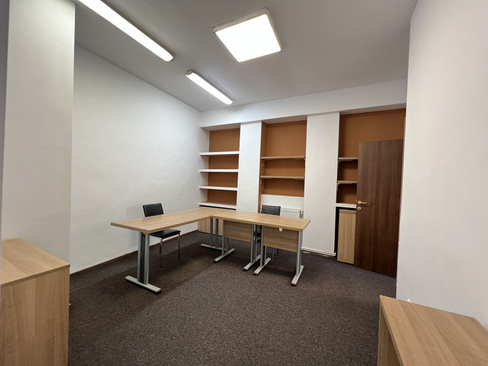 2 camere, Finisat, Curte str.Iuliu Maniu, Centru