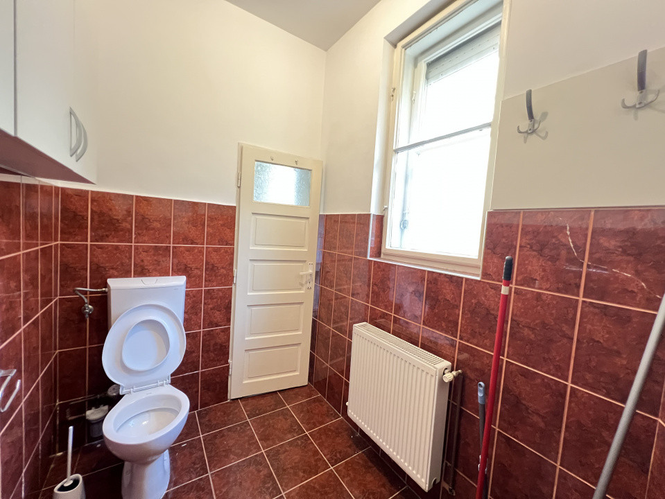 2 camere, Finisat, Curte str.Iuliu Maniu, Centru