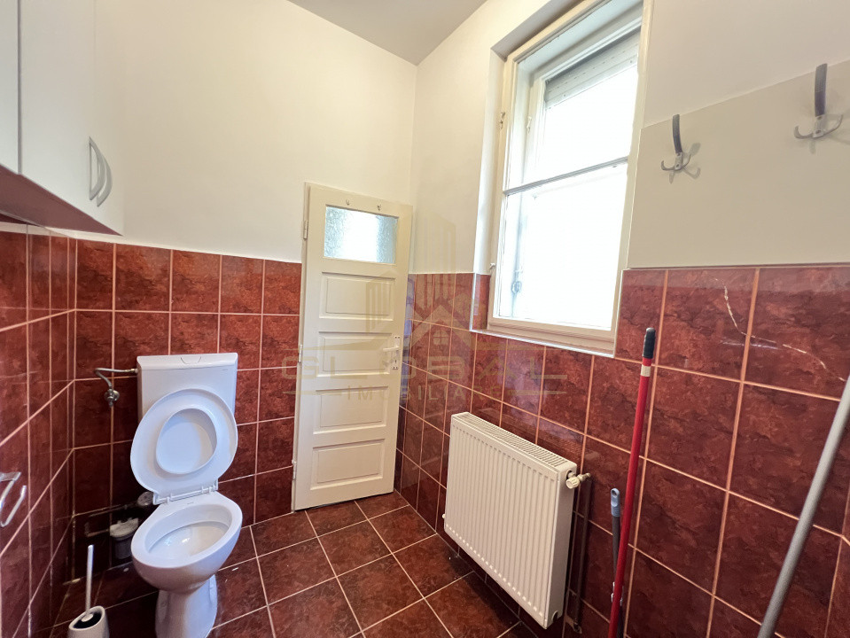 2 camere, Finisat, Curte str.Iuliu Maniu, Centru