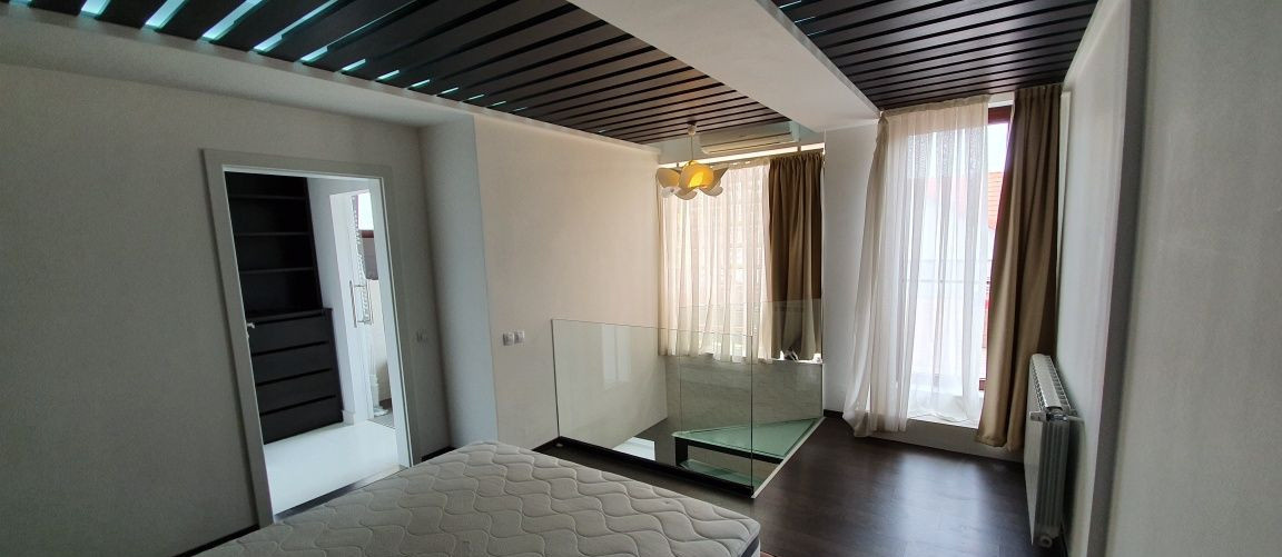 3 camere ,60 mp, 2 parcari  terasa, str.Mircea Eliade, Zorilor