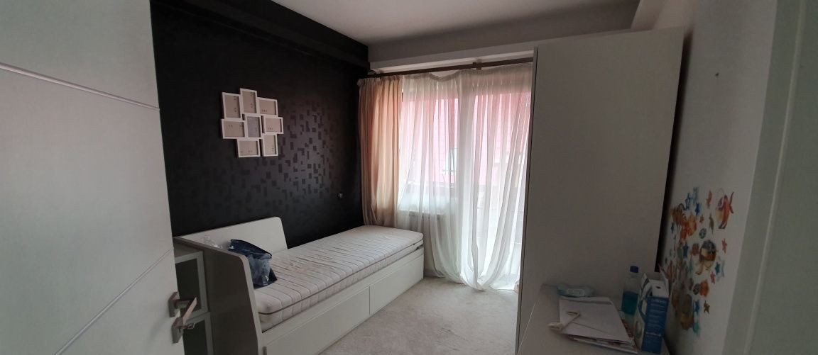 3 camere ,60 mp, 2 parcari  terasa, str.Mircea Eliade, Zorilor