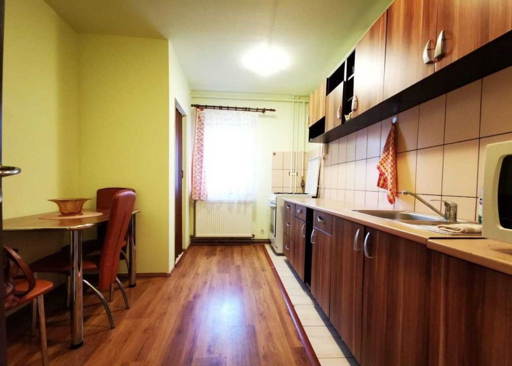 3 camere ,decomandat, 65 mp, zona str.Alea Godeanu, Gheorgheni
