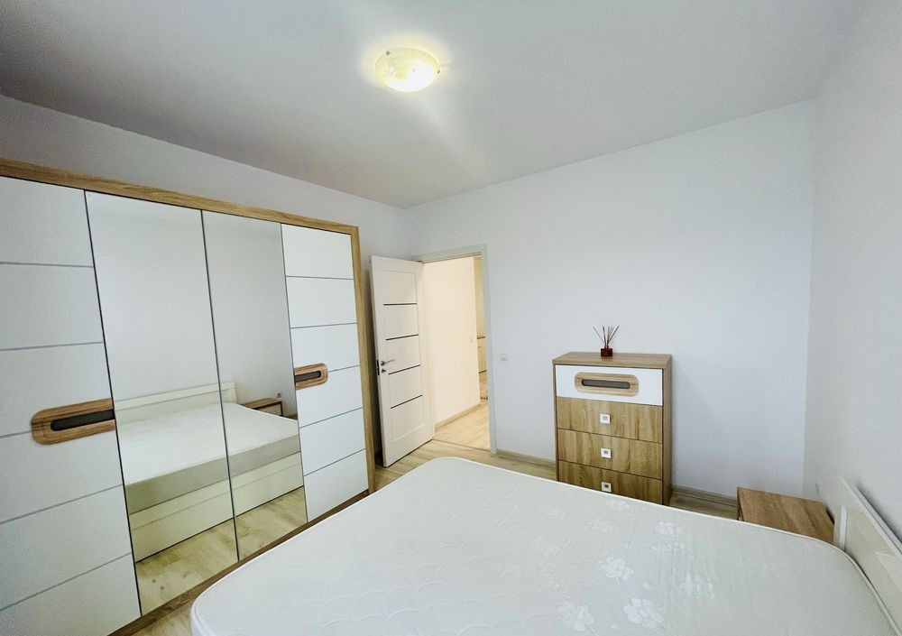 3 camere ,Lux, 75 mp, parcare, terasa, zona str.Frunzisului, Zorilor