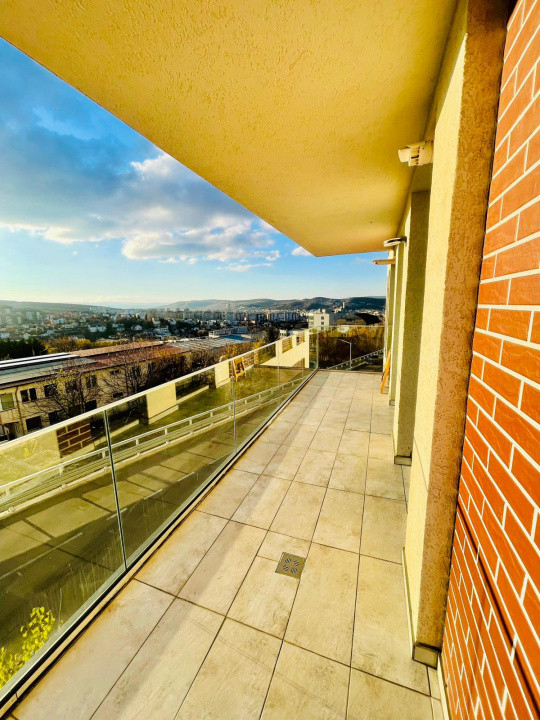 3 camere ,Lux, 75 mp, parcare, terasa, zona str.Frunzisului, Zorilor