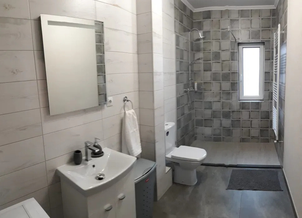 2 camere ,La Vila, 58 mp,  terasa, zona str.BAII, Someseni