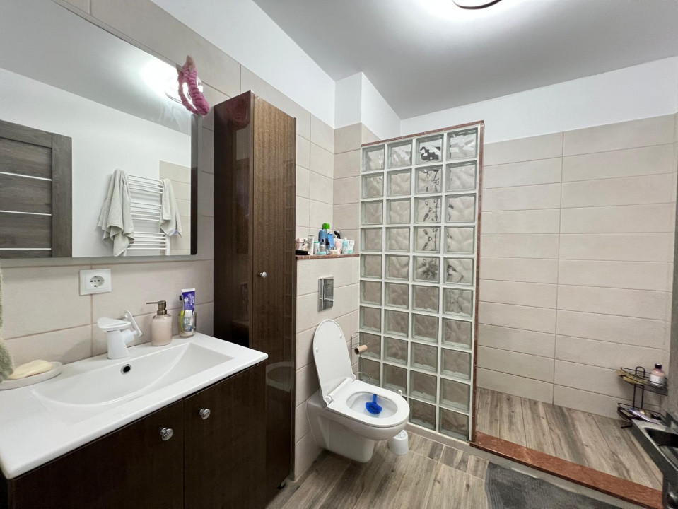 2 camere, 52 mp, Lift, Parcare, A.C, str.Eroilor, Floresti