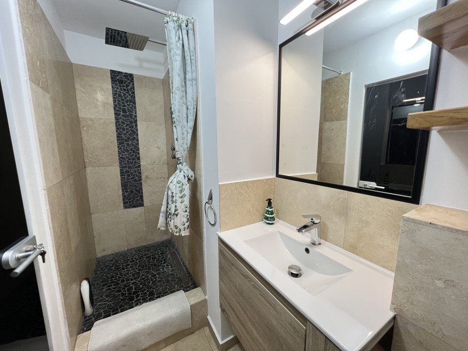 3 camere ,decomandat, 70 mp, NOU, parcare, str.Aurel vlaicu, Marasti