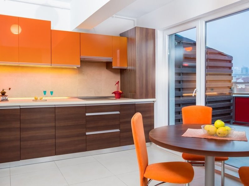 3 camere, 85 mp, Lux , Totul Nou, Parcare, Terasa zona Buna Ziua