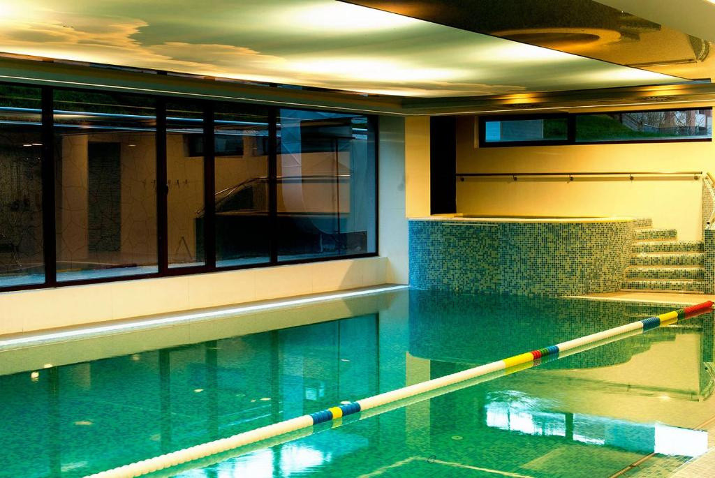 3 camere , 95 mp, Lux,  terasa, zona Iulius Mall Riviera Luxury