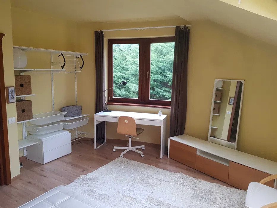 3 camere ,100 mp,Totul NOU, Curte , zona str.Ciresilor, Zorilor - UMF