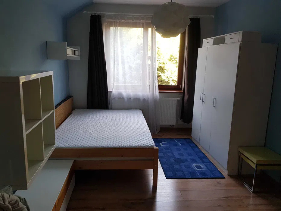 3 camere ,100 mp,Totul NOU, Curte , zona str.Ciresilor, Zorilor - UMF