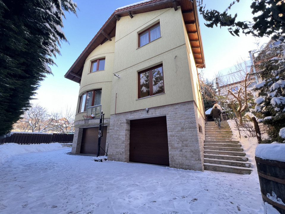 3 camere ,100 mp,Totul NOU, Curte , zona str.Ciresilor, Zorilor - UMF