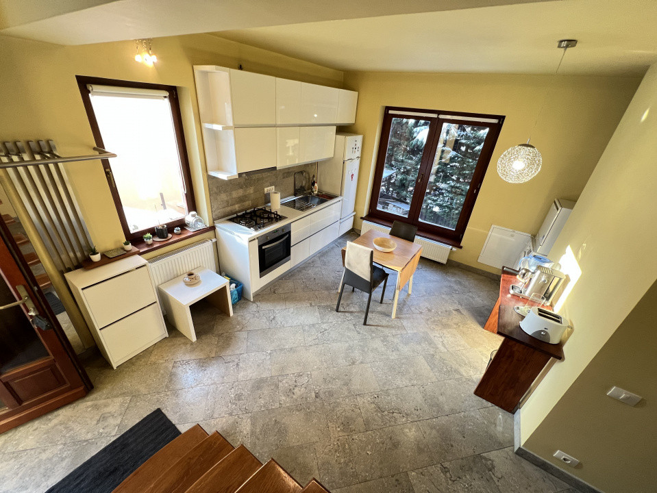 3 camere ,100 mp,Totul NOU, Curte , zona str.Ciresilor, Zorilor - UMF