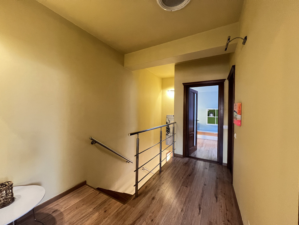 3 camere ,100 mp,Totul NOU, Curte , zona str.Ciresilor, Zorilor - UMF