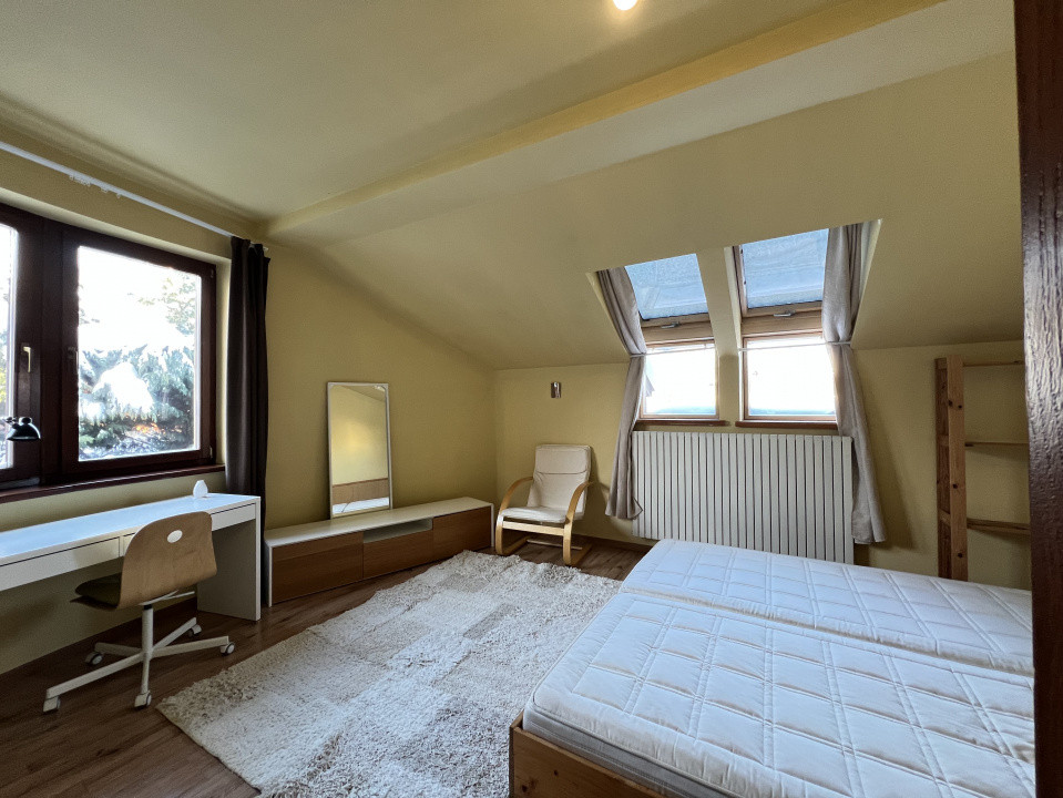 3 camere ,100 mp,Totul NOU, Curte , zona str.Ciresilor, Zorilor - UMF