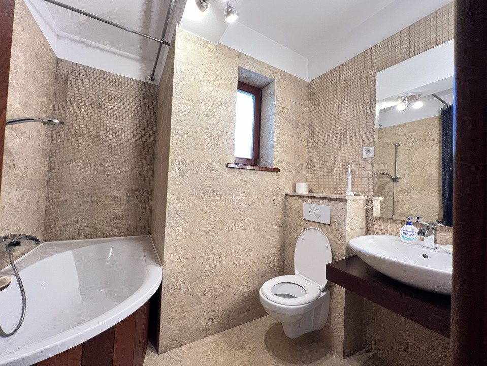 3 camere ,100 mp,Totul NOU, Curte , zona str.Ciresilor, Zorilor - UMF